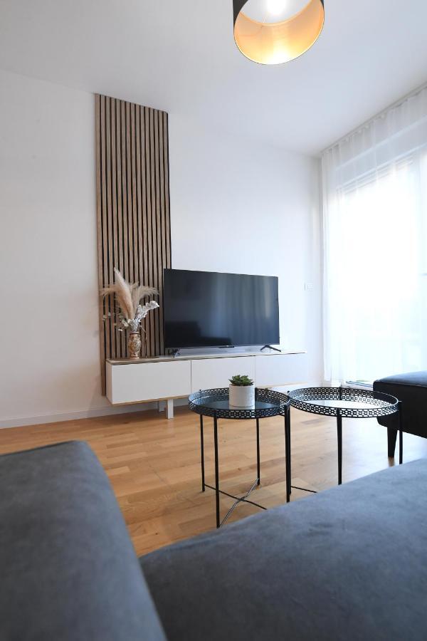 Garden Apartment Leoma With Free Parking! Zara Esterno foto