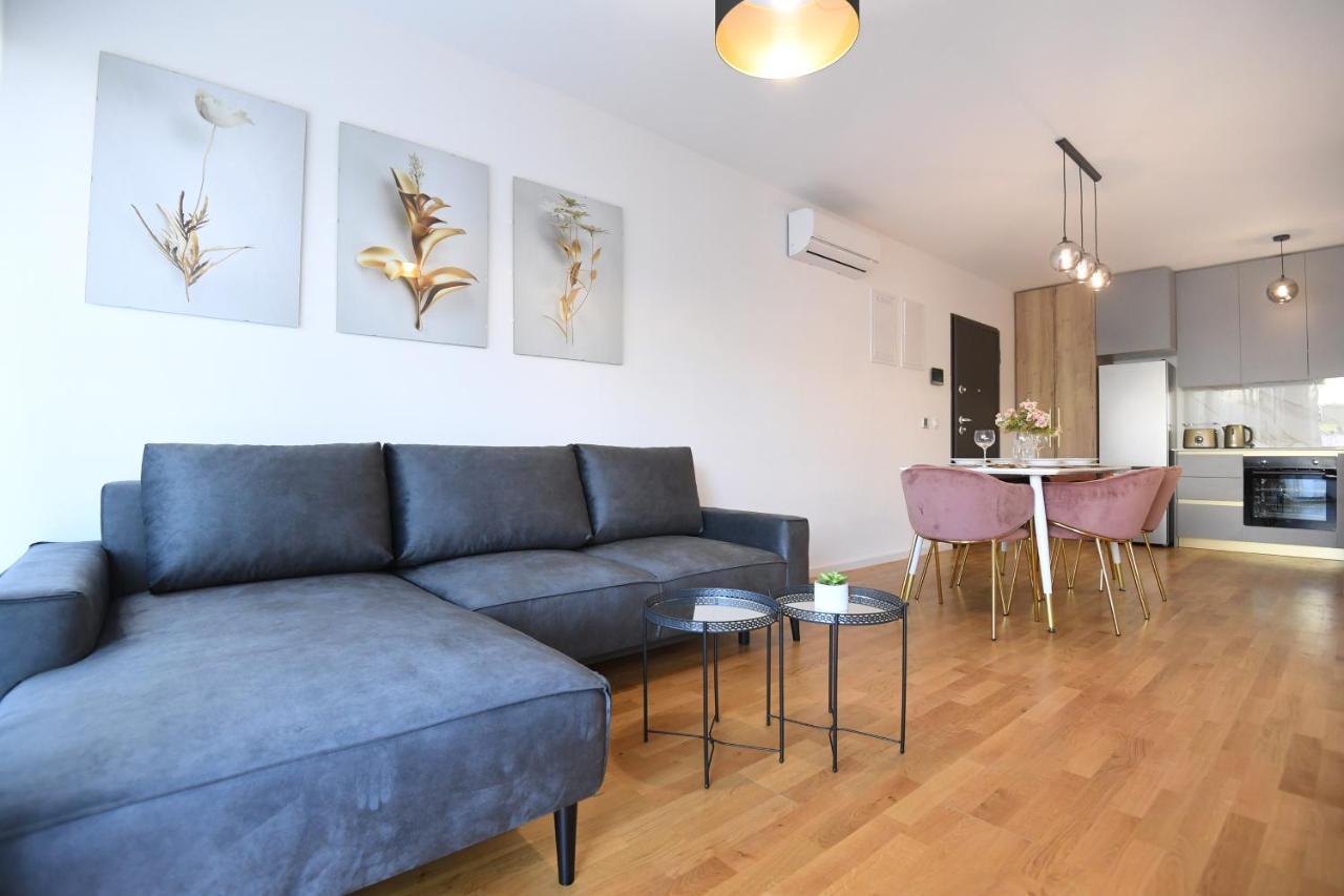 Garden Apartment Leoma With Free Parking! Zara Esterno foto