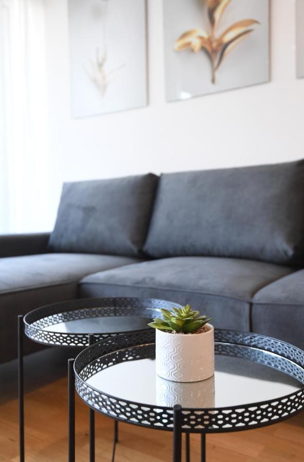 Garden Apartment Leoma With Free Parking! Zara Esterno foto