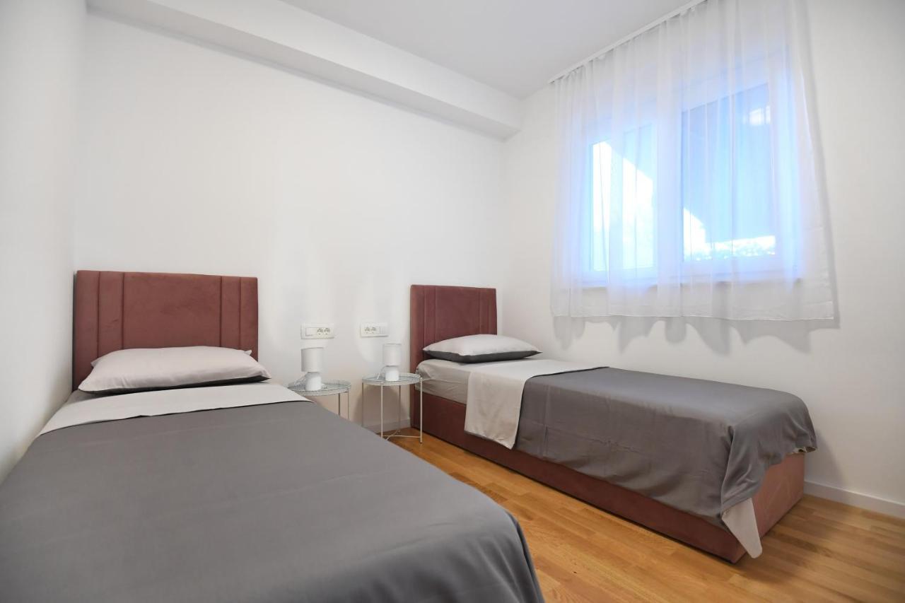 Garden Apartment Leoma With Free Parking! Zara Esterno foto