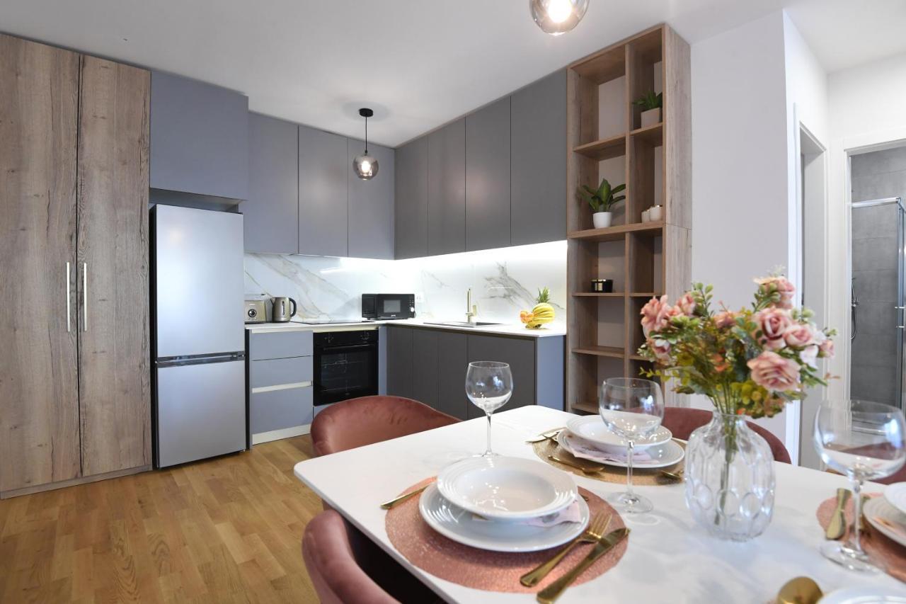 Garden Apartment Leoma With Free Parking! Zara Esterno foto