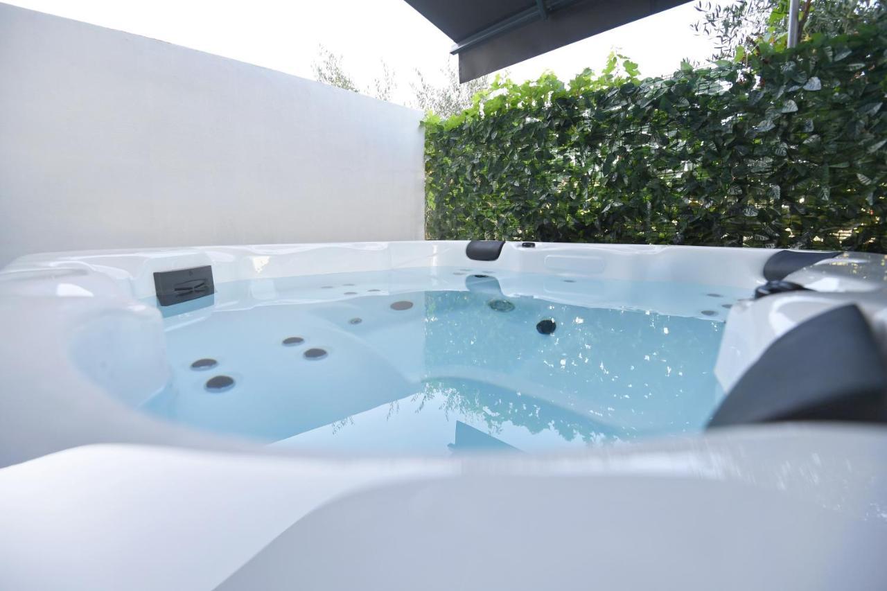 Garden Apartment Leoma With Free Parking! Zara Esterno foto