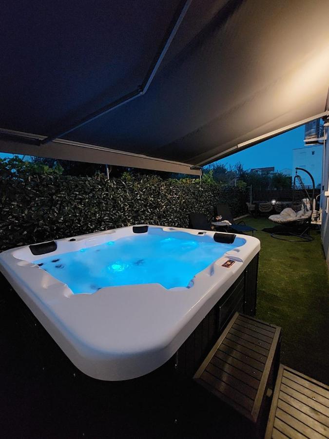 Garden Apartment Leoma With Free Parking! Zara Esterno foto