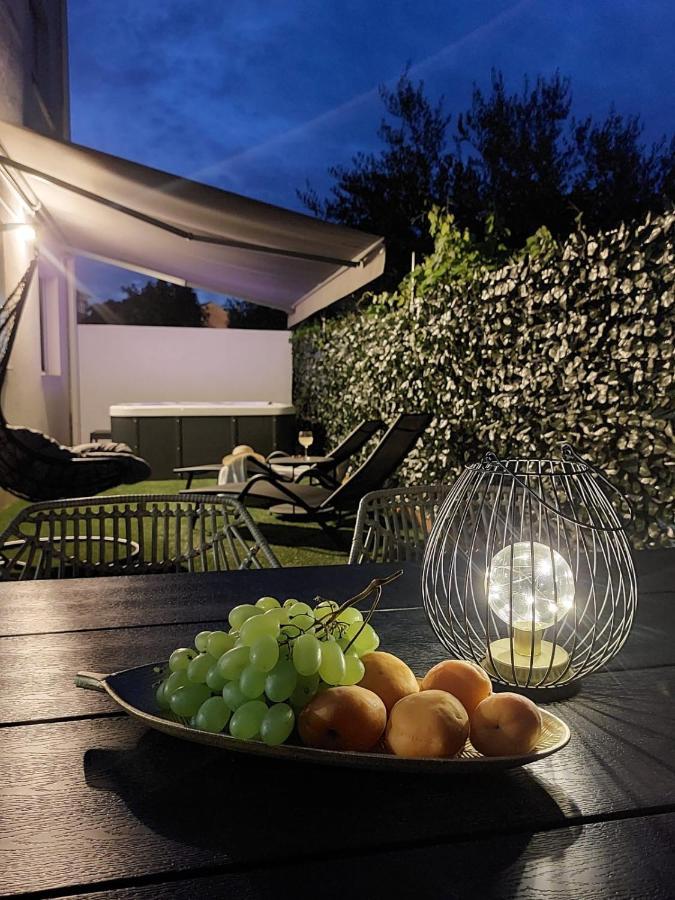 Garden Apartment Leoma With Free Parking! Zara Esterno foto